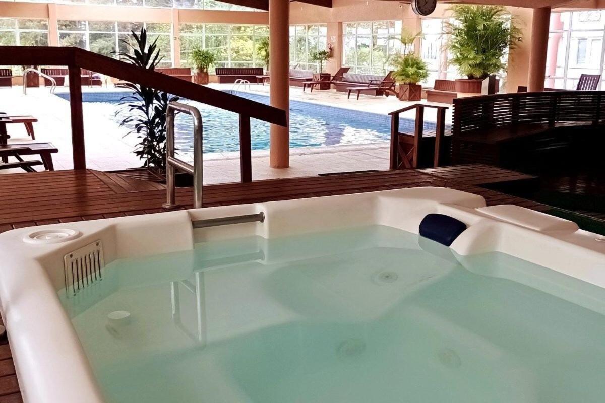 Apartamento No Residencial Village No Centro De Gramado, Com Piscina Aquecida E Hidromassagem 外观 照片